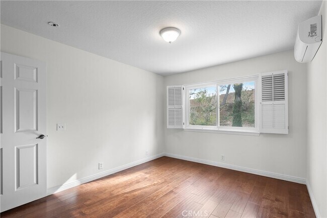 Building Photo - 11861 Darby Ave