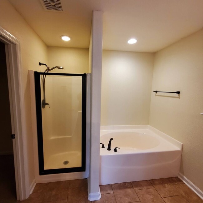 Building Photo - Charming 3BR/2BA Home in Glen Laurel: Mode...
