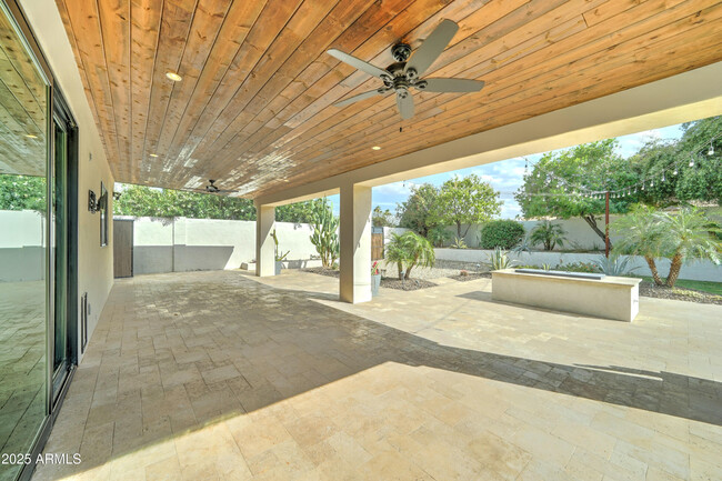 Building Photo - 2345 E Lupine Ave