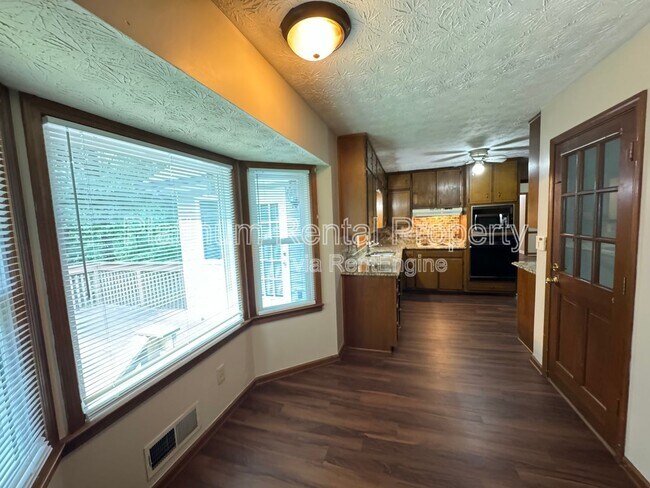 Building Photo - 3165 Arden Way SW