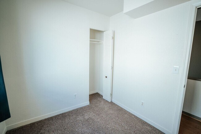 Building Photo - 122 Cod St