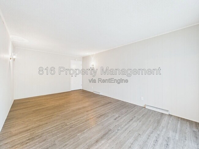 Building Photo - 8250 Webster Ave