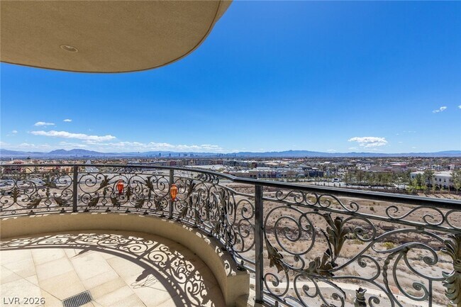 Building Photo - 9103 Alta Dr