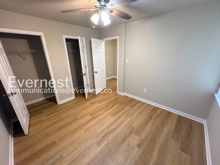 Building Photo - 15801 Meridian Ave