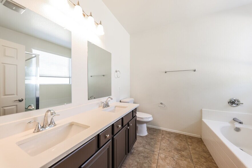 Building Photo - 14338 W Crocus Dr