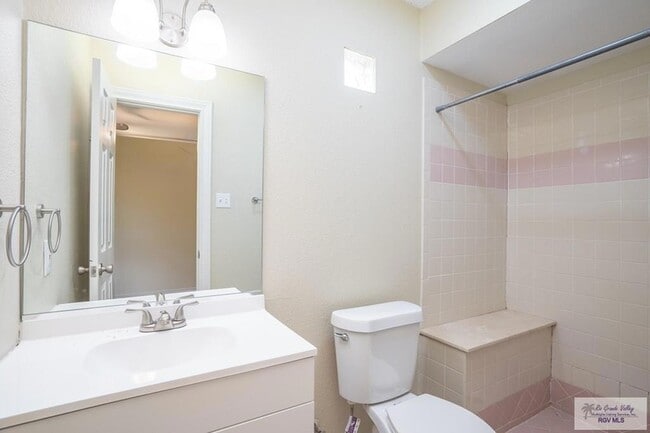 Building Photo - 709 Avenida Morelos
