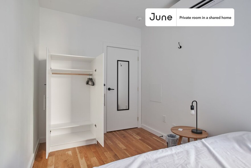 Building Photo - Charming Private ROOM in Bed-Stuy