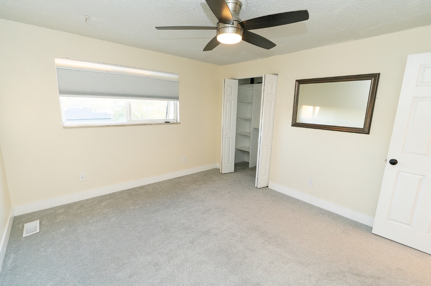 Building Photo - 7061 Utica St