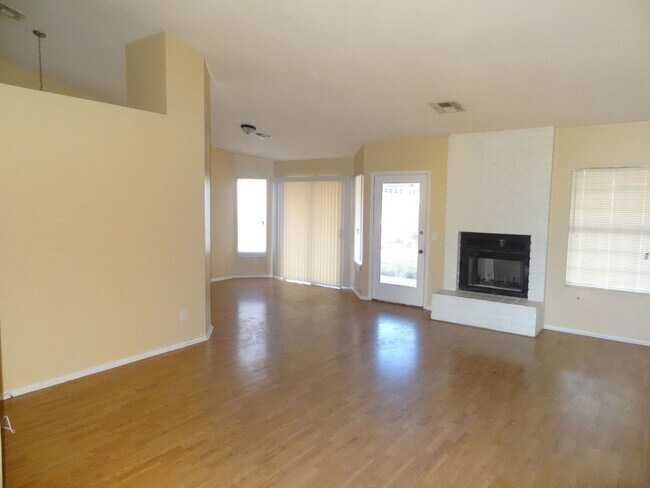 Building Photo - Beautifully Remodeled 3-Bedroom Home with ...