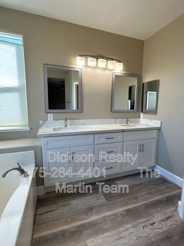 Building Photo - 600 Panama Dr