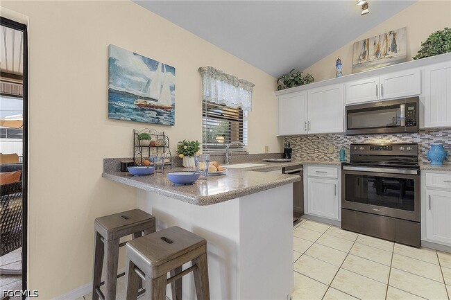 Building Photo - 1409 SW 1st Pl