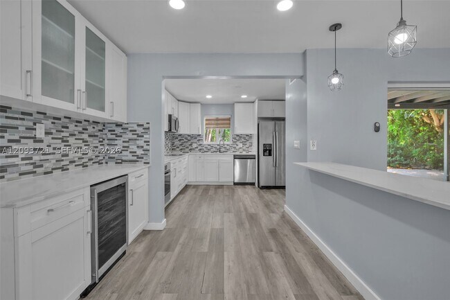 Building Photo - 609 N 46th Ave