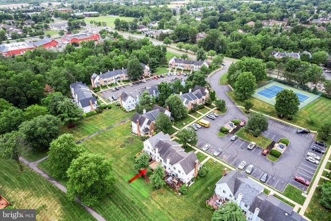 Building Photo - 73 Crickhollow Ct