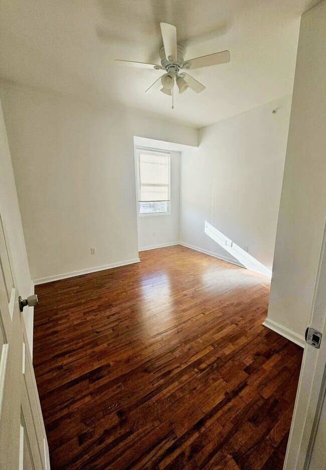 Building Photo - 601 N 39th St