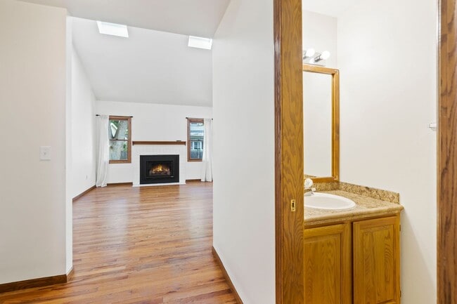Building Photo - Spacious Home in a Great Location!