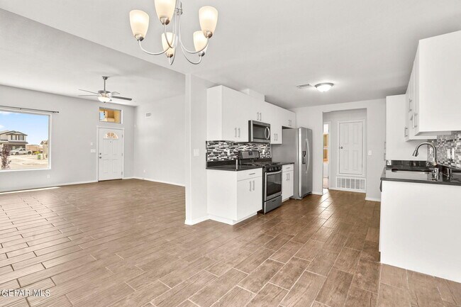 Building Photo - 778 Lemington St