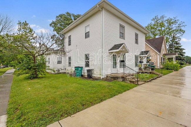 Primary Photo - 403 S East St