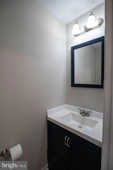 Building Photo - 344 Honey Locust Ct