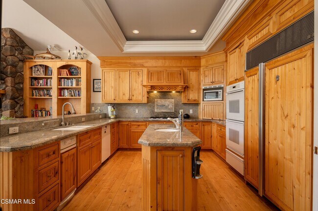 Building Photo - 2094 Trentham Rd