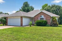 Building Photo - 1006 Cobblefield Way