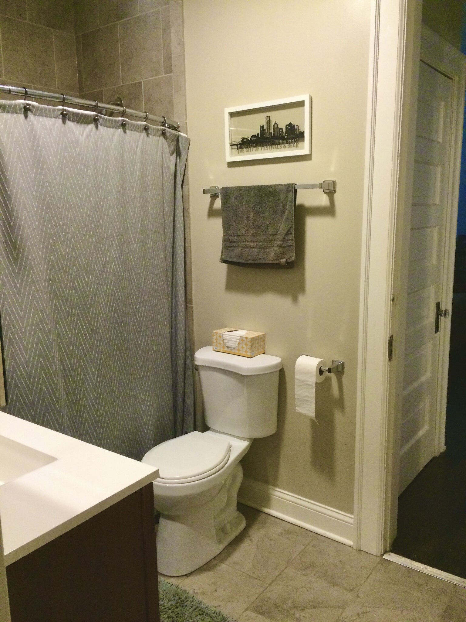 Bathroom - 2512 N Humboldt Blvd