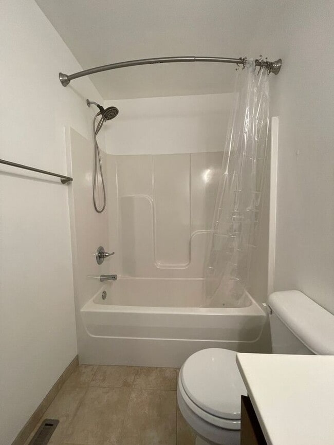 Building Photo - $2,000 | 3 Bedroom, 2.5 Bathroom Town Home | Pet Friendly* | Available for an August 1st, 2026 Mo...