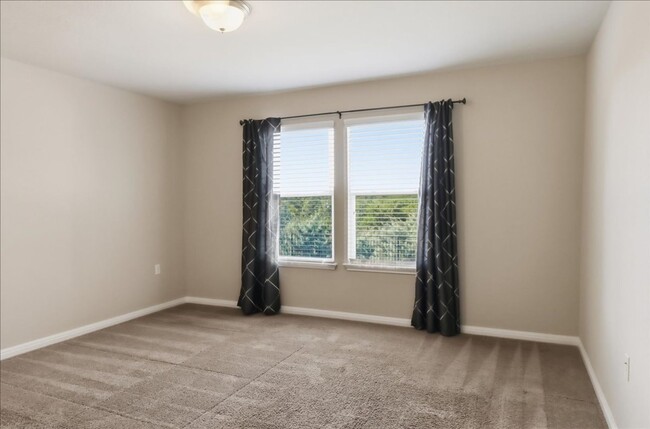 Building Photo - 816 Hamilton Ln