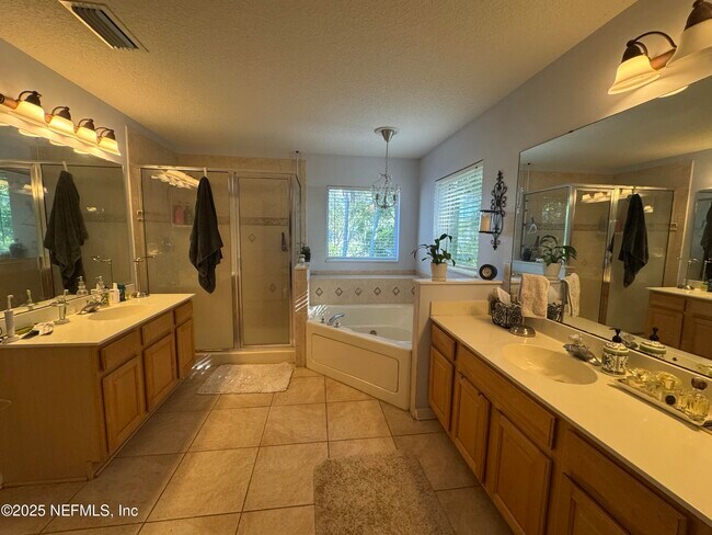 Building Photo - 12402 Mt Pleasant Woods Dr