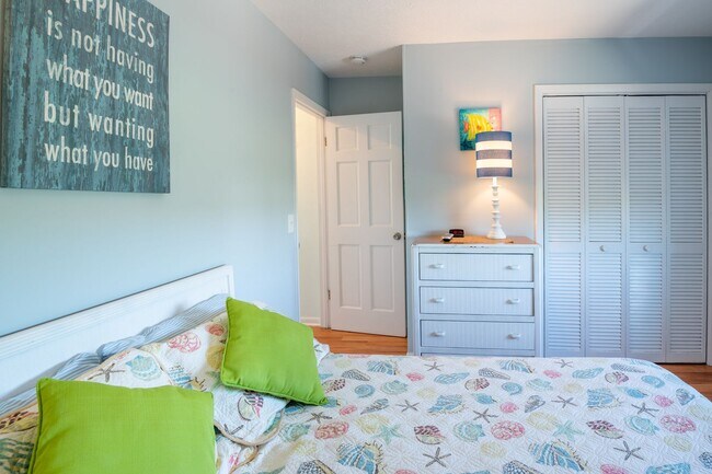 Building Photo - SHORT TERM RENTAL ONLY Spend Winter Oceanf...