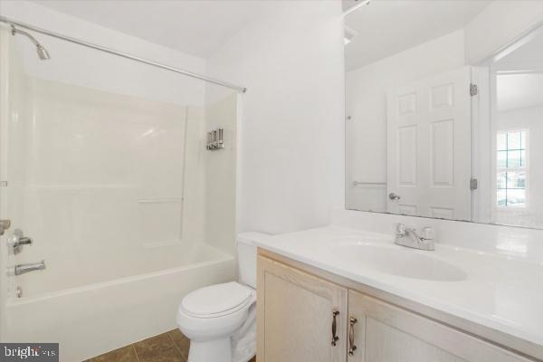 Building Photo - 655 Fisher Dr