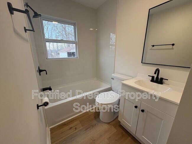 Building Photo - 431 Peeden Dr