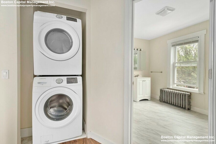 Building Photo - 86 Elm St