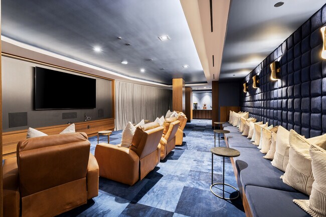 Building Photo - 2425 Peachtree Rd NE