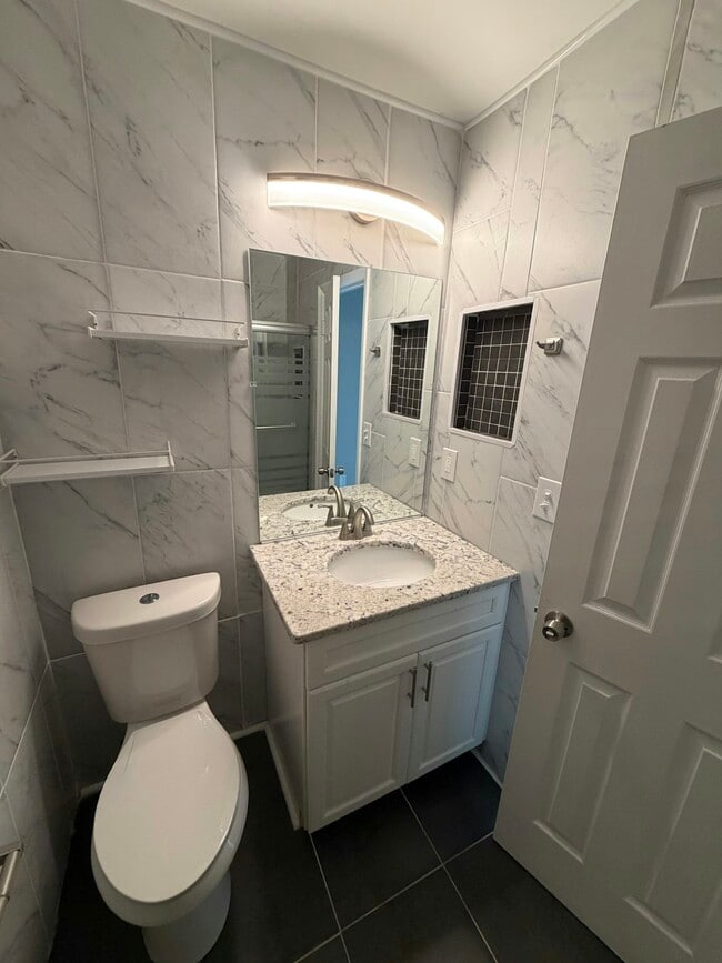 Building Photo - 634 Biltmore Dr