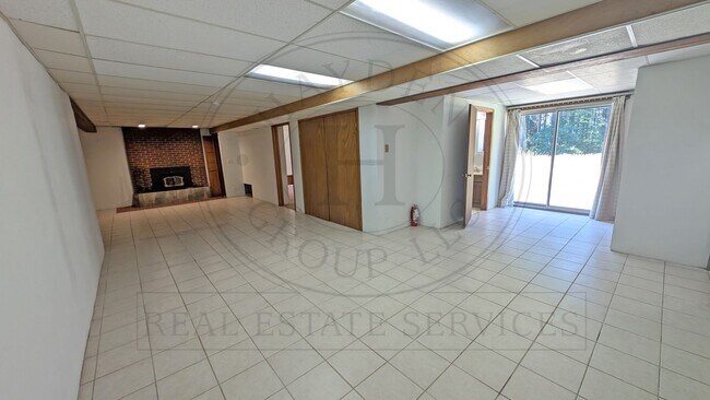 Building Photo - 13235 NW Pumpkin Ridge Rd