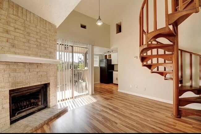 Primary Photo - 2500 Burleson Rd