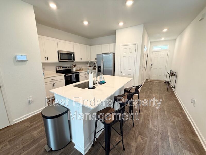 Building Photo - 12743 Barrack Ln