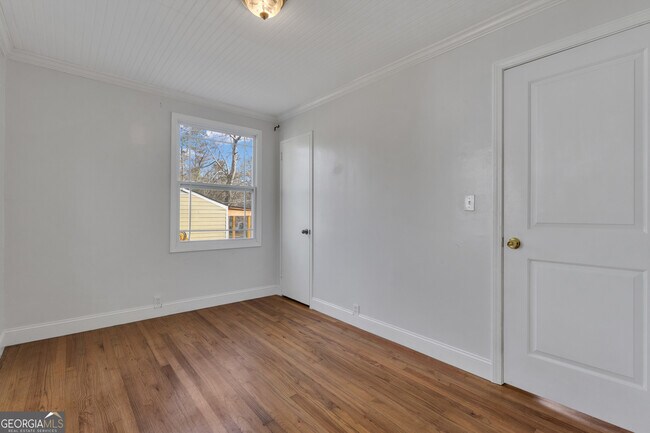 Building Photo - 9 Meridian Dr