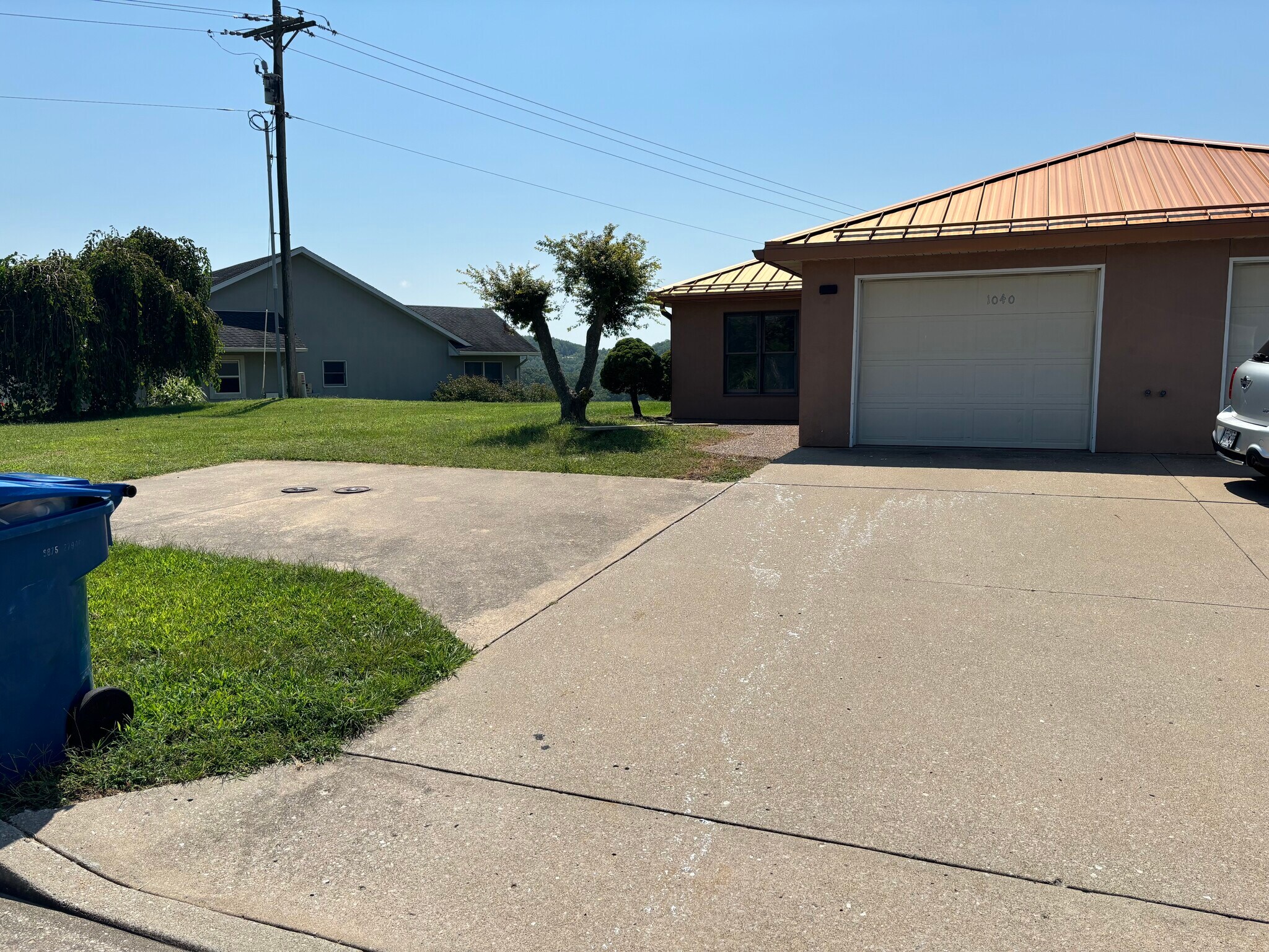 Building Photo - 1040 Cinnamon Dr