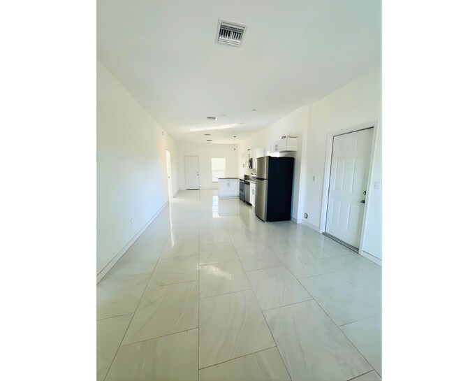 Building Photo - GREAT LOCATION-3/21 SINGLE FAMILY HOME- LAKE PLACID