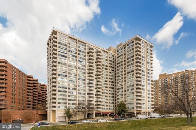 Building Photo - 4515 Willard Ave