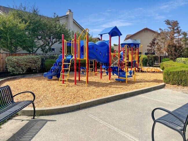 Building Photo - Spacious, Single Story Northgate Home For ...