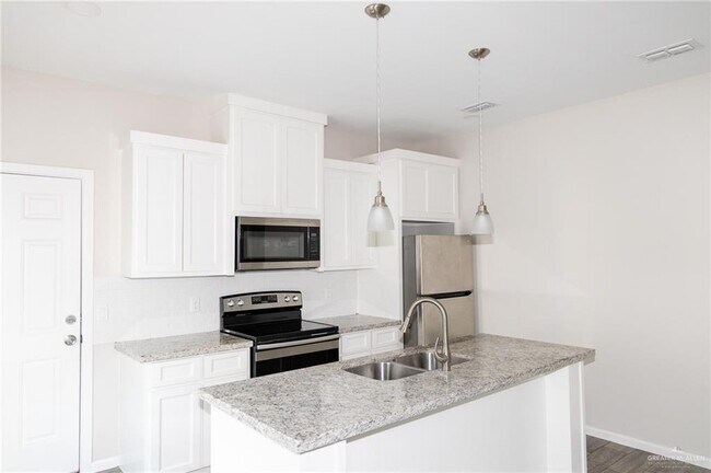 Building Photo - 5808 Sandpiper Ave