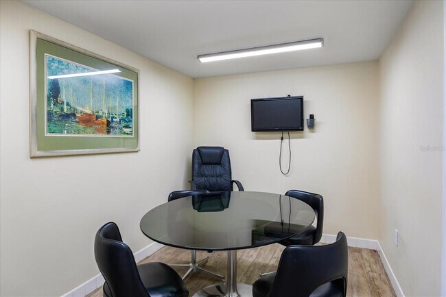 Building Photo - 5200 Brittany Dr S