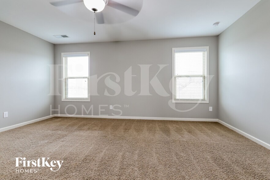 Building Photo - 4218 Spruce Trail