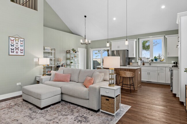 Building Photo - 534 Sudbury Cir