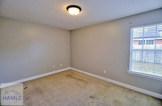 Building Photo - 112 Oak Harvest Ridge