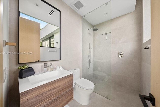 Building Photo - 4585 Nautilus Dr