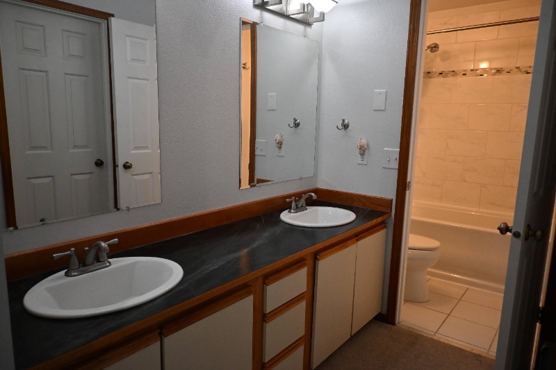 Building Photo - 18920 Eaglewood Loop