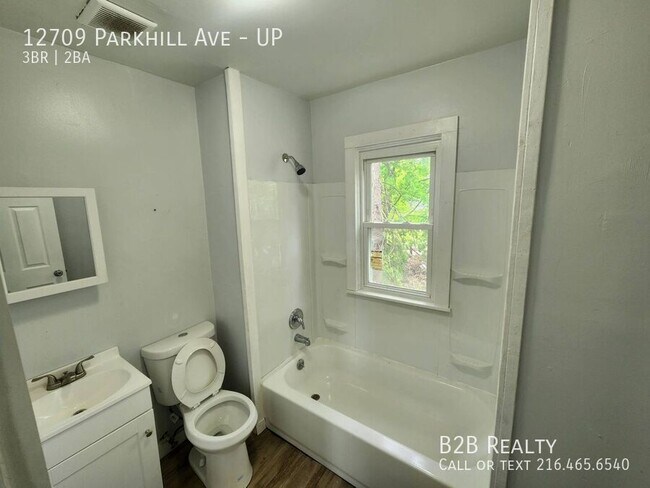 Building Photo - 12709 Parkhill Ave